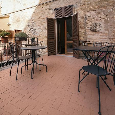 A Palazzo Bed & Breakfast Pergola Bagian luar foto